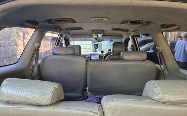 TOYOTA INNOVA G