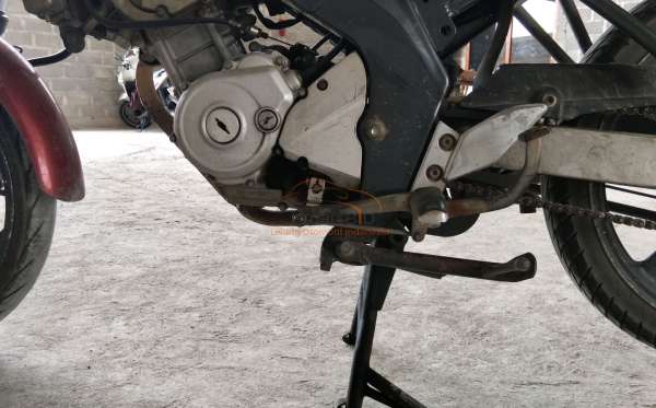 YAMAHA VIXION R