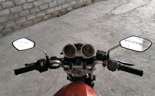 YAMAHA VIXION R
