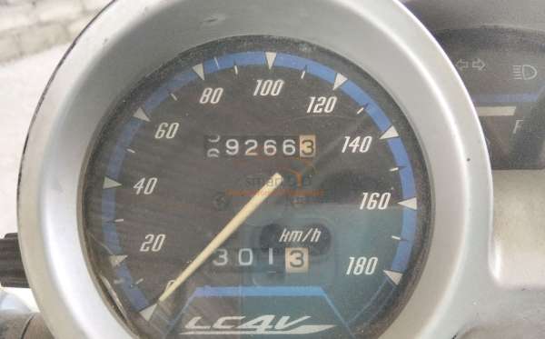 YAMAHA VIXION R