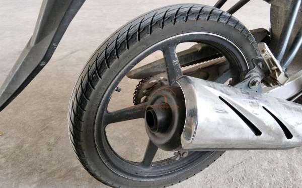 YAMAHA VIXION R