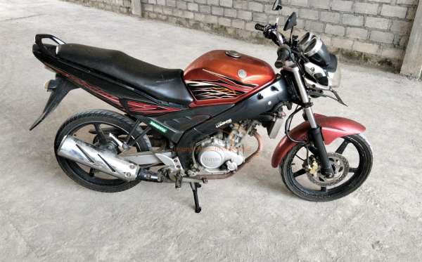 YAMAHA VIXION R