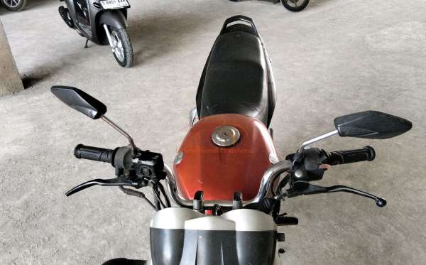 YAMAHA VIXION R