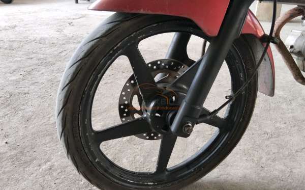 YAMAHA VIXION R