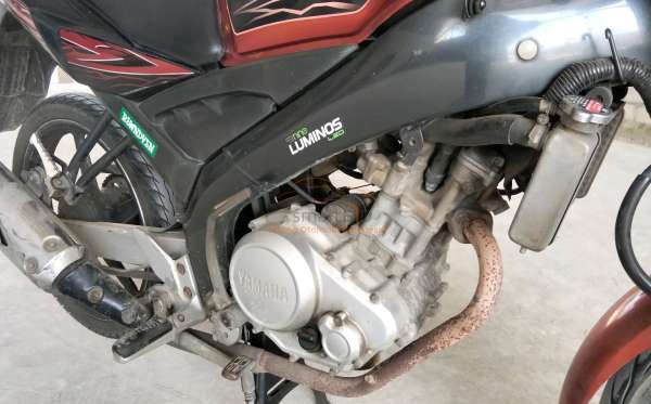 YAMAHA VIXION R