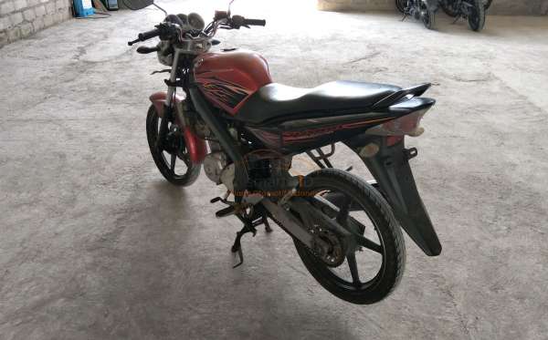 YAMAHA VIXION R
