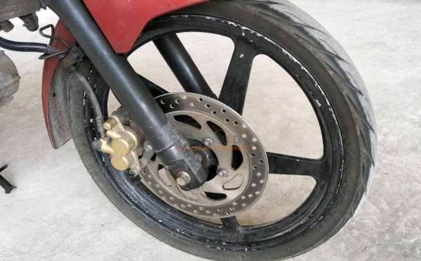 YAMAHA VIXION R