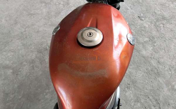 YAMAHA VIXION R