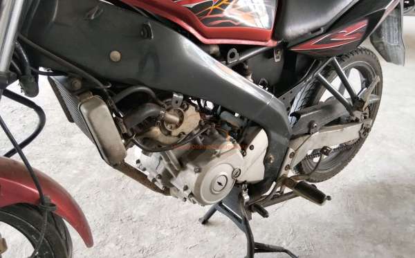 YAMAHA VIXION R