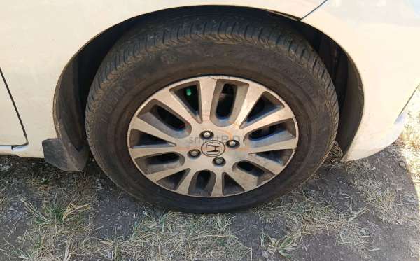 HONDA  MOBILIO  DD4 1.5E