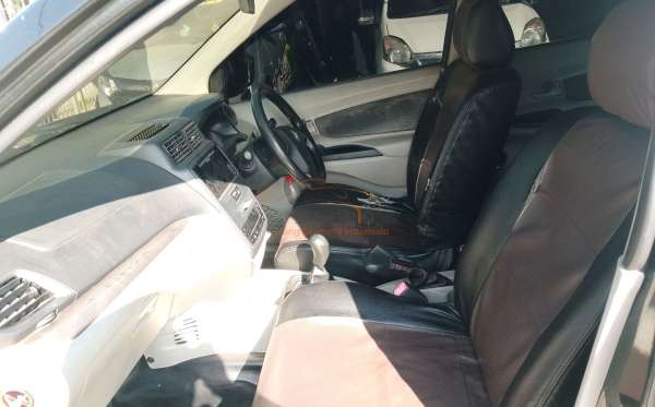 TOYOTA AVANZA 1.3 E