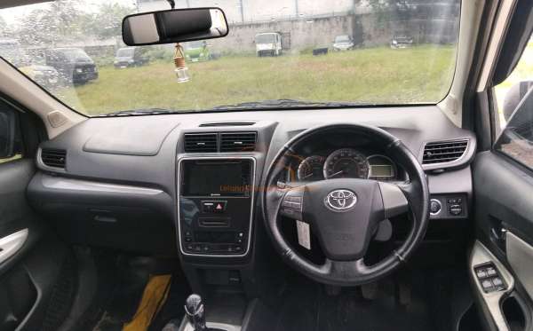 TOYOTA AVANZA