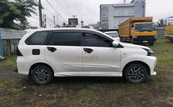 TOYOTA AVANZA