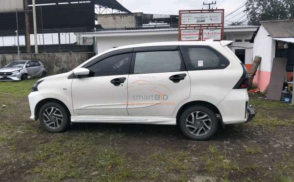TOYOTA AVANZA