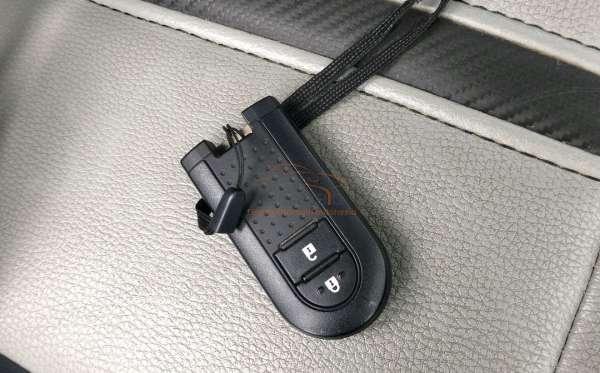 TOYOTA AVANZA