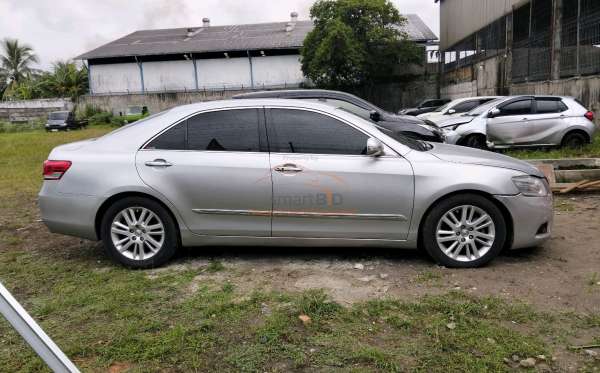 TOYOTA CAMRY V