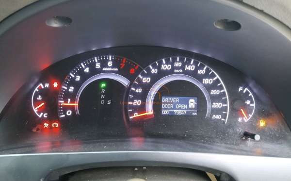 TOYOTA CAMRY V