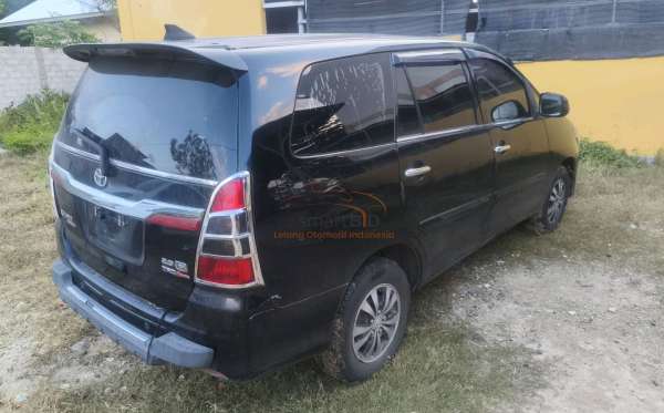 TOYOTA  INNOVA  G