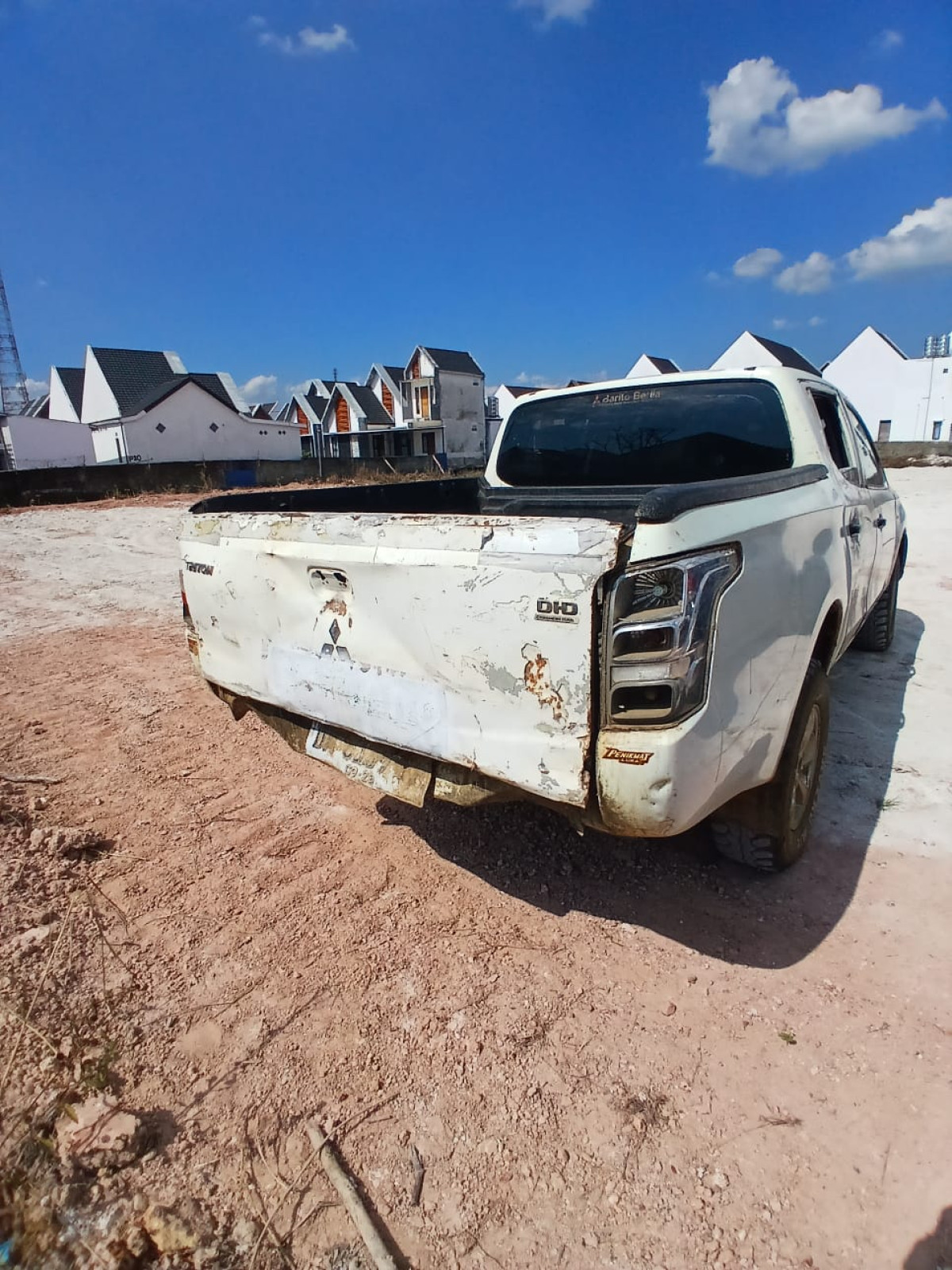 MITSUBISHI  TRITON DC HDX