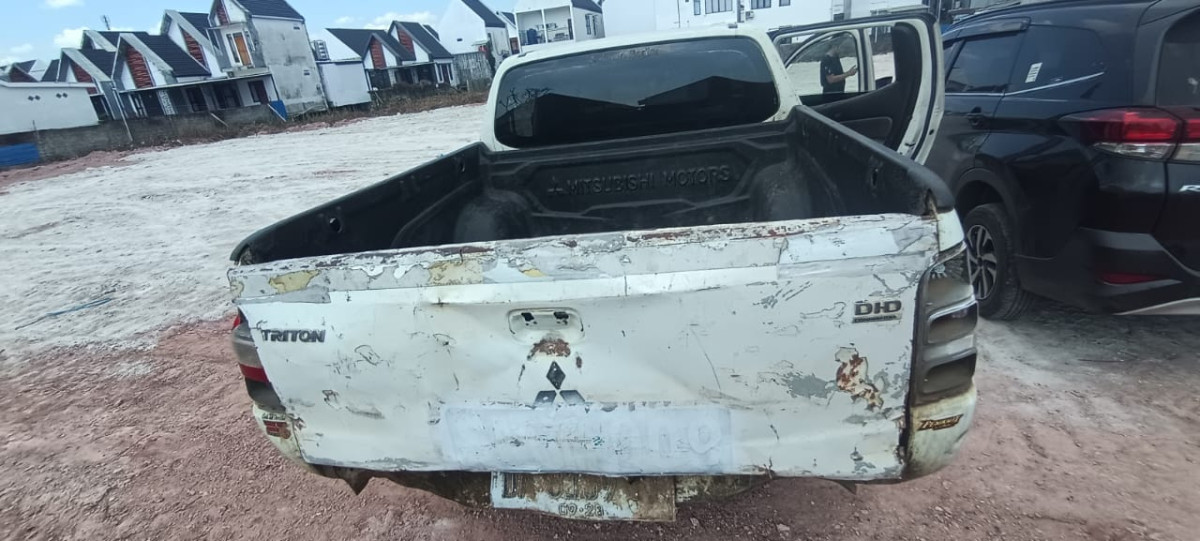 MITSUBISHI  TRITON DC HDX
