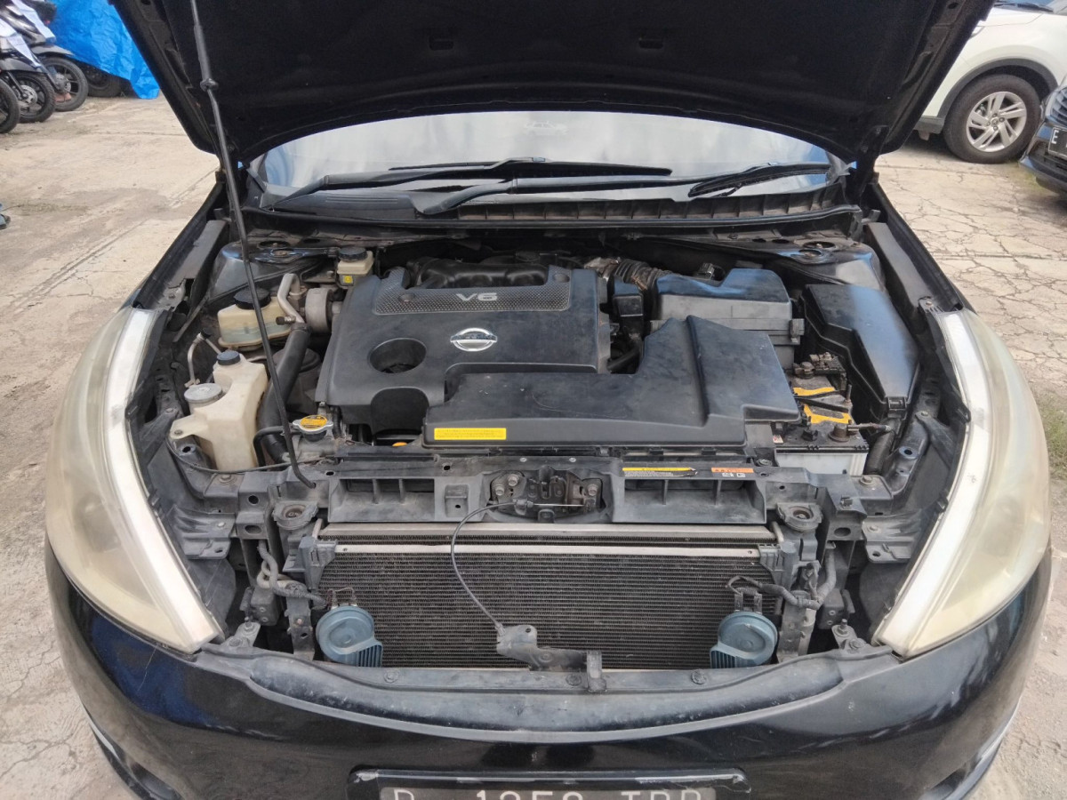 NISSAN TEANA  2.5