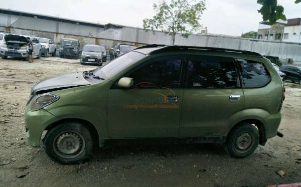 DAIHATSU  XENIA