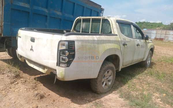 MITSUBISHI DC HDX 4X4
