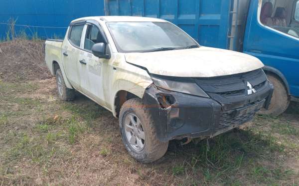 MITSUBISHI DC HDX 4X4