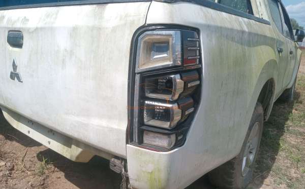 MITSUBISHI DC HDX 4X4