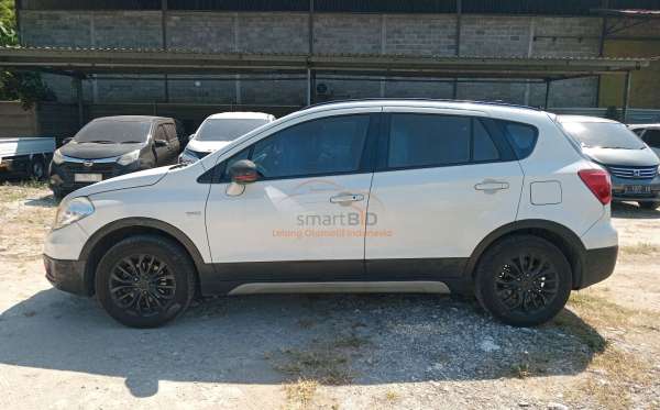 SUZUKI S - CROSS