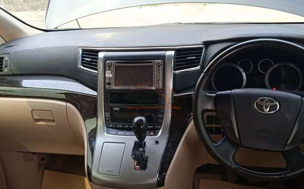 TOYOTA ALPHARD 2.4