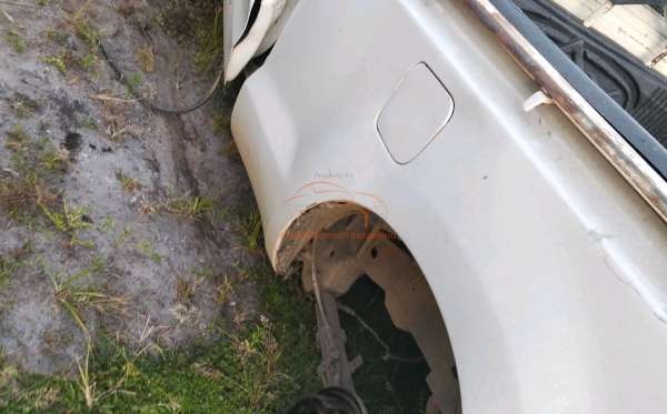 TOYOTA  HILUX  PICK UP