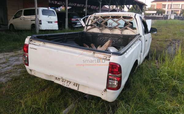 TOYOTA  HILUX  PICK UP