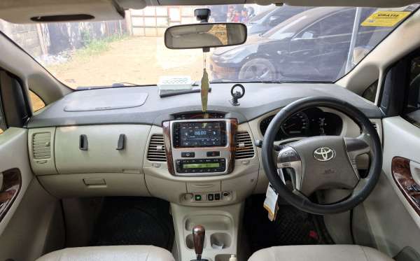 TOYOTA  KIJANG  INNOVA V