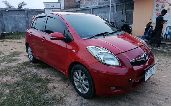 TOYOTA YARIS