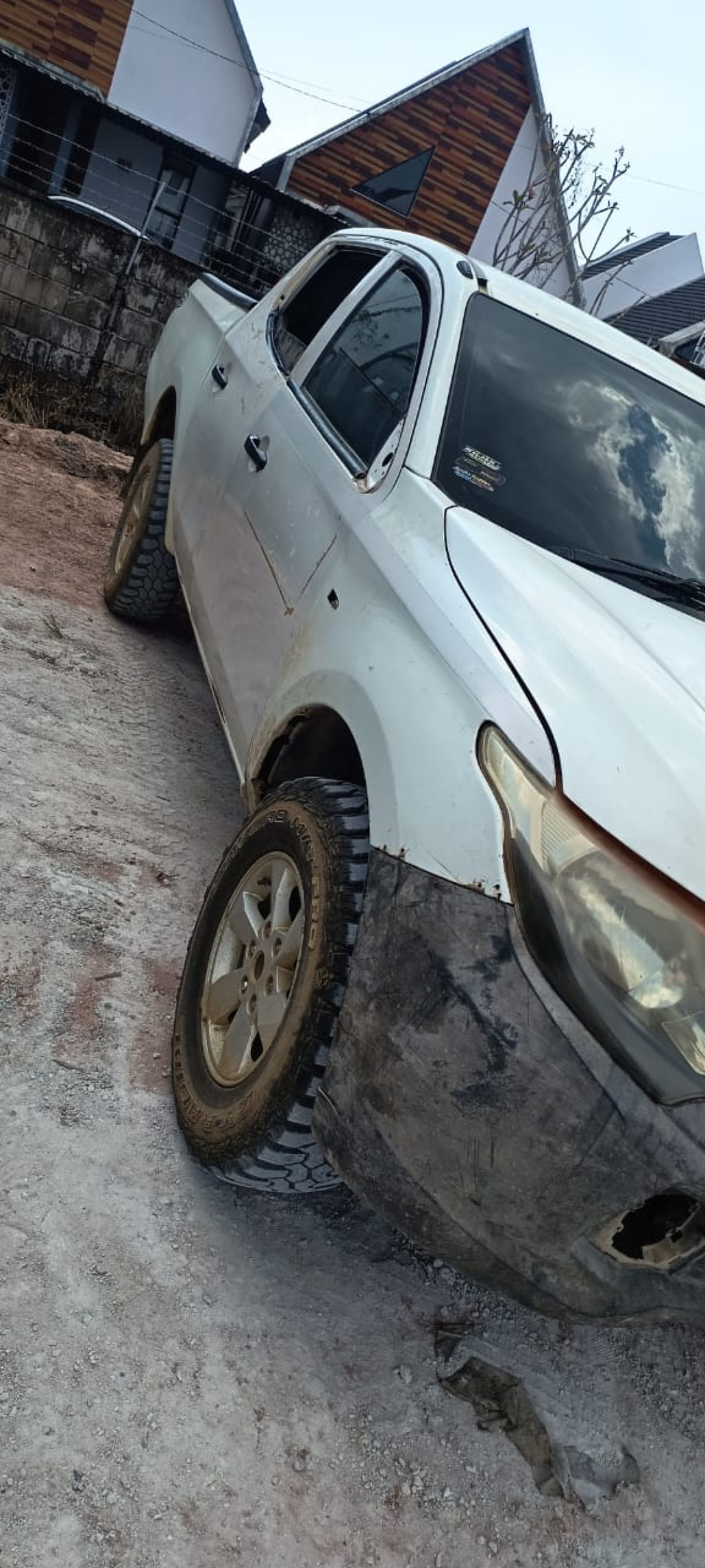 MITSUBISHI  TRITON DC HDX