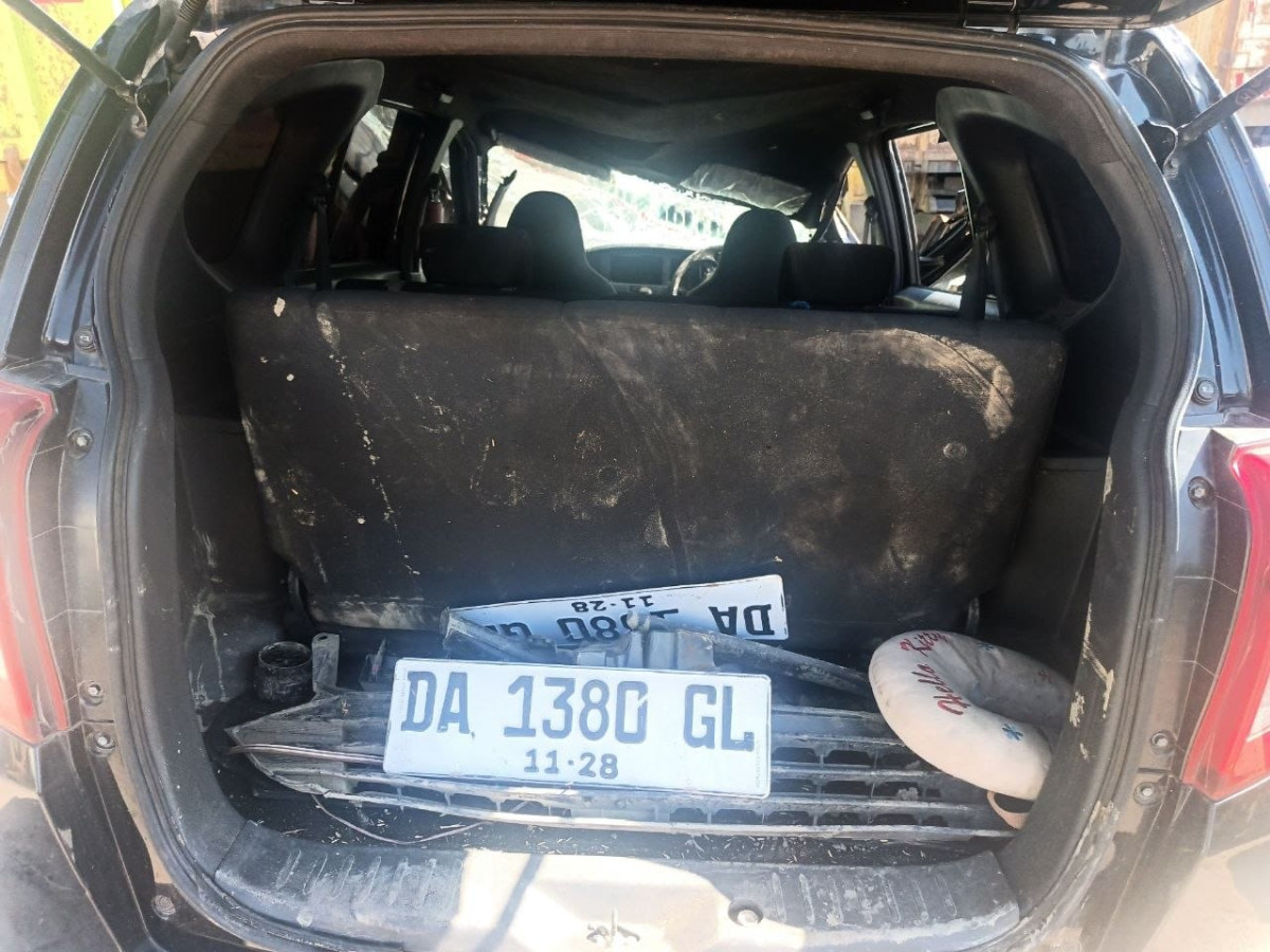 DAIHATSU  SIGRA  D