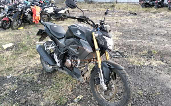 HONDA CB 150 R
