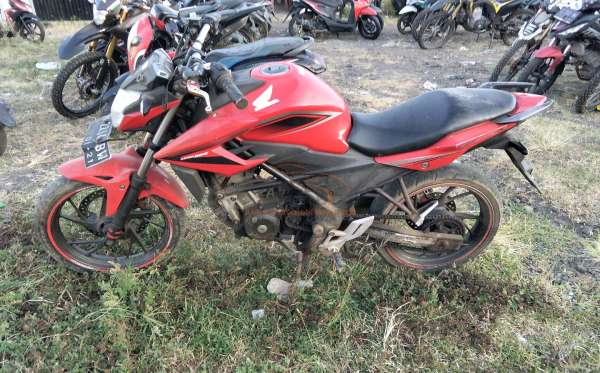 HONDA CB 150 R