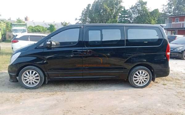 HYUNDAI H-1 2.4 AT