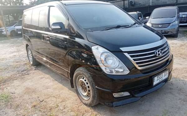 HYUNDAI H-1 2.4 AT