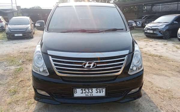 HYUNDAI H-1 2.4 AT