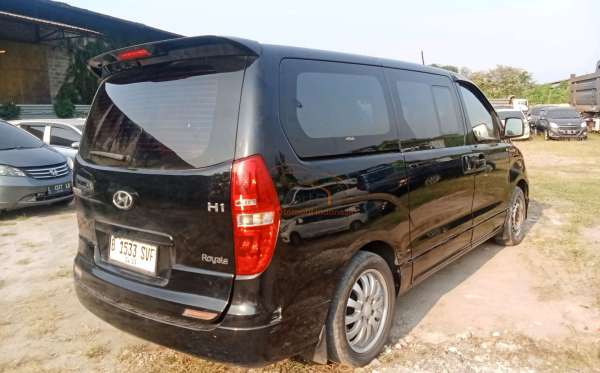 HYUNDAI H-1 2.4 AT