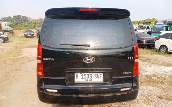 HYUNDAI H-1 2.4 AT