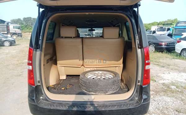HYUNDAI H-1 2.4 AT