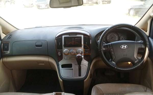 HYUNDAI H-1 2.4 AT