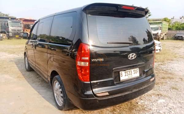 HYUNDAI H-1 2.4 AT