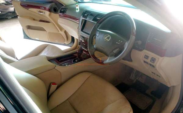 LEXUS LS 460L