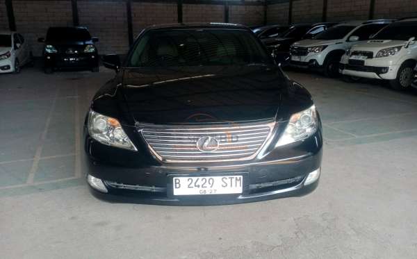 LEXUS LS 460L
