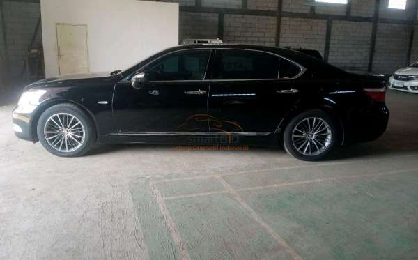 LEXUS LS 460L